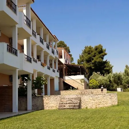 Paradise Hotel 3*
