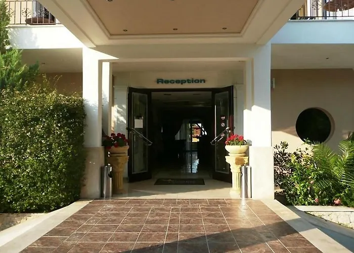 Paradise Szálloda 3*