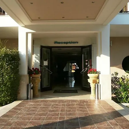 Paradise Hotel 3*