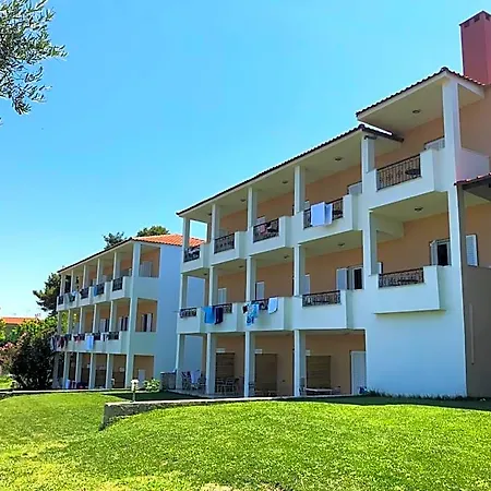Paradise 3*