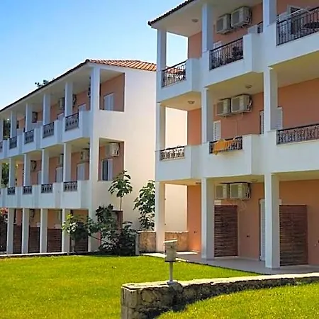 Paradise Hotel 3*